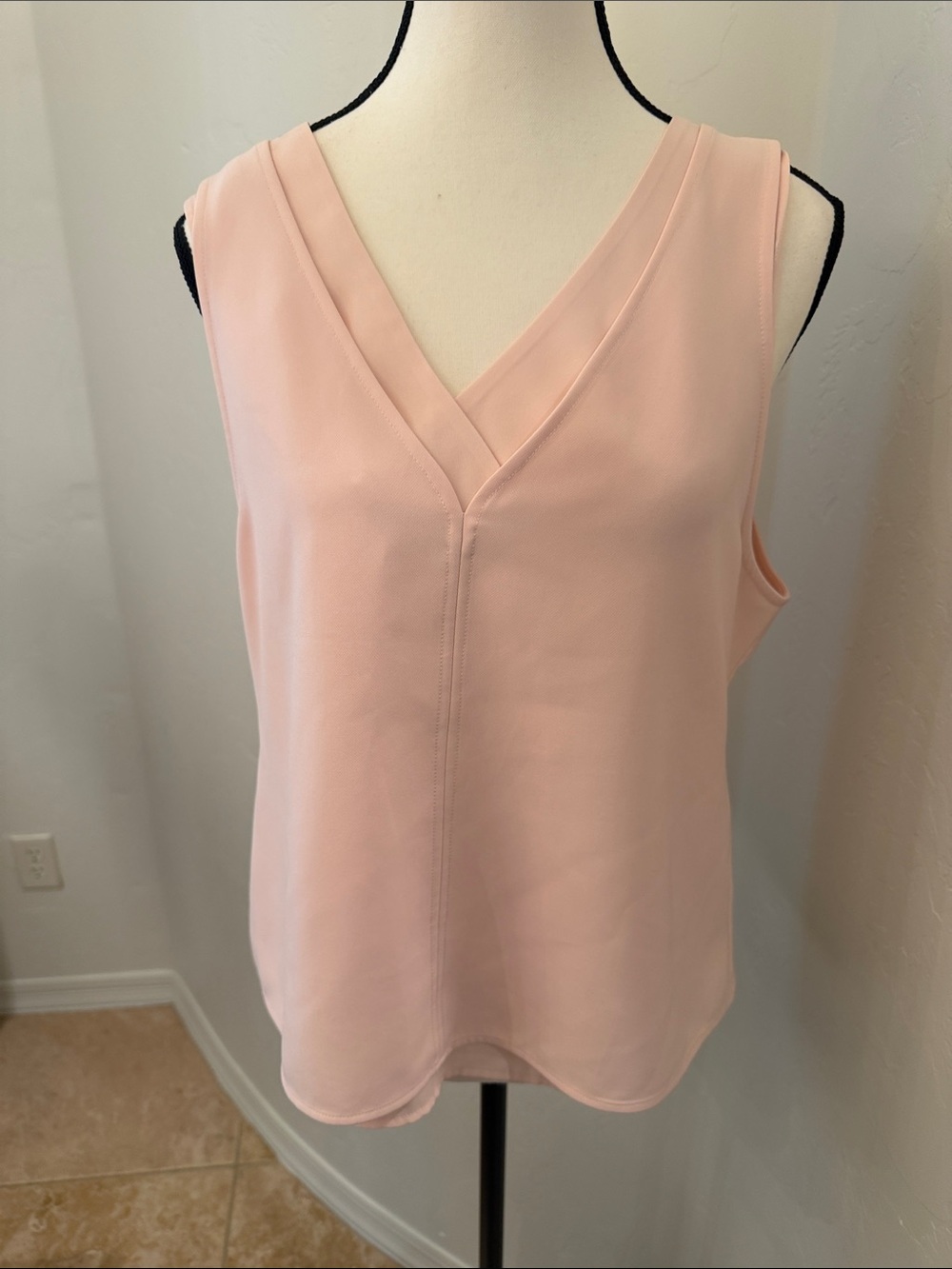 White House Black Market Blush Pink V-Neck Sleeveless Camisole